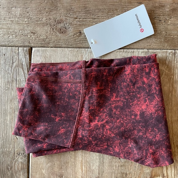 Wunder Train HR Tight 25” Denim Wash Print Autumn Red Black - Picture 3 of 9